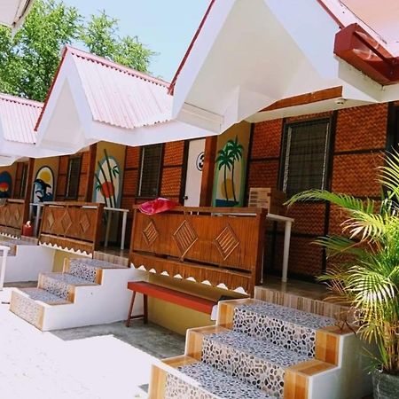 Sandstorm Lodge And Cafe Puerto Galera Exterior foto