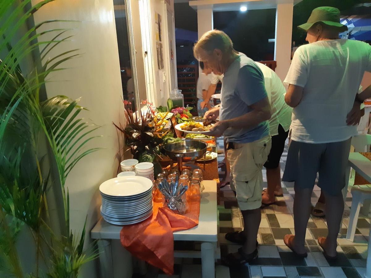 Sandstorm Lodge And Cafe Puerto Galera Exterior foto